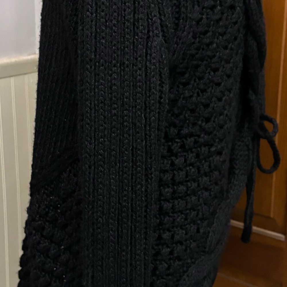 Romeo and Juliet Couture Sweater Size Large - Picture 2 of 8